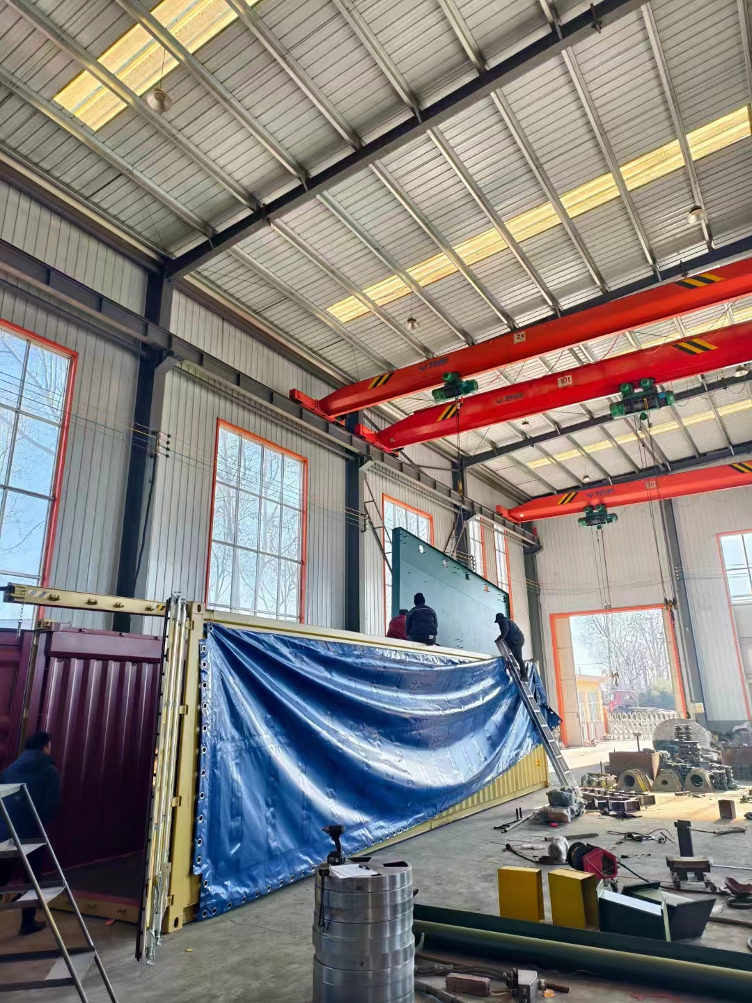 除銹打砂機設(shè)備_鋁模板打砂除銹機_板材除銹打磨機